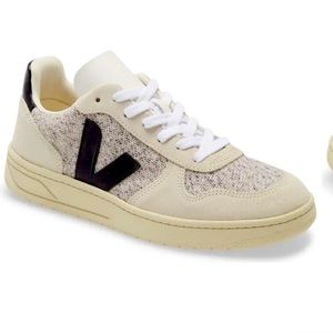 Veja V-10 Sneaker